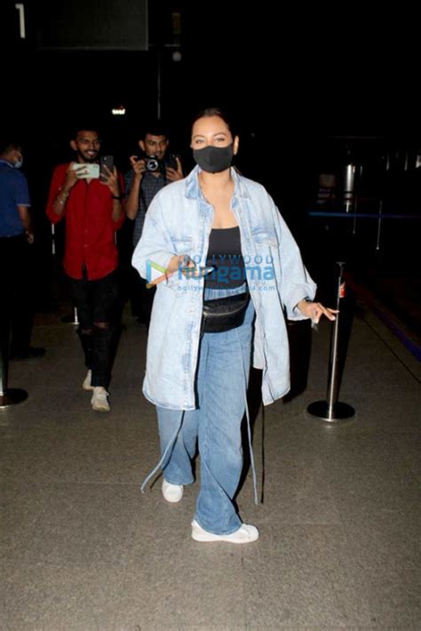 Photos Sonakshi Sinha Ayushmann Khurrana Sunny Leone And Others Snapped At The Airport