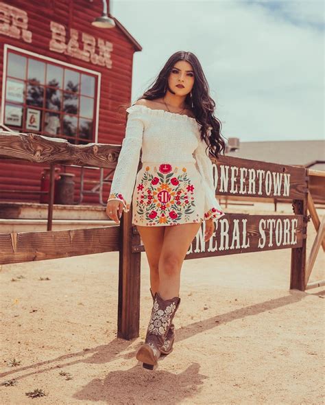 Cute Mexican Cowgirl Outfits Prestastyle