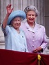 Queen Elizabeth with her Mom. | Reine mère, Reine angleterre, Royauté