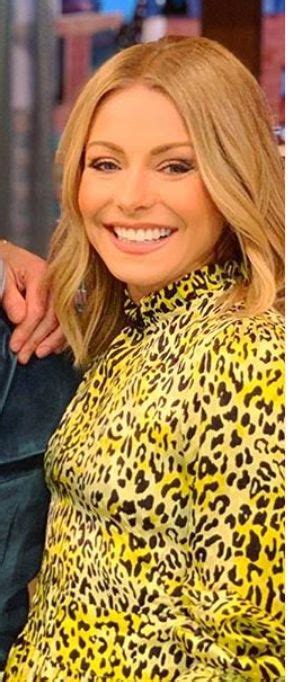Who Made Kelly Ripas Yellow Leopard Dress Kelly Ripa Jennifer
