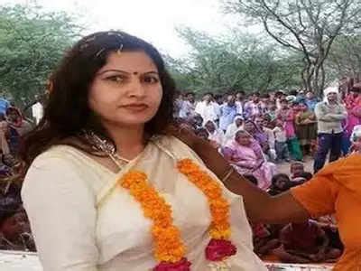 #exclusive | sonali phogat explains how her political journey started on @thenewshour agenda with padmaja joshi. TikTok star Sonali Phogat alleges being roughed up by ...