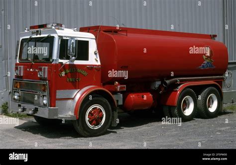 Usa Us Fire Tanker Mack Mb Model Stock Photo Alamy
