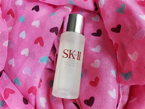 Product Review: SK-II Facial Treatment Essence - Lipstick on a Piggie