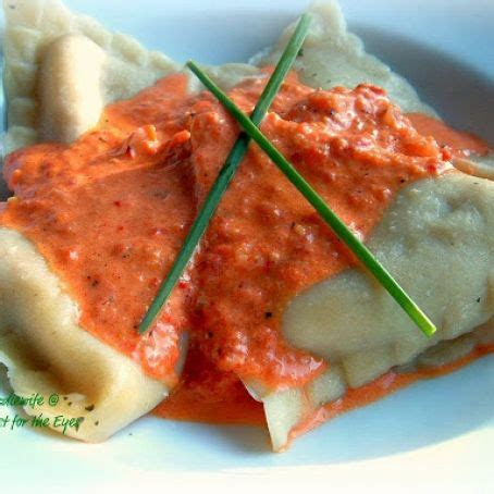 The pioneer woman is an open invitation into ree drummond's life: Ravioli with Roasted Red Pepper Sauce, adapted from The ...