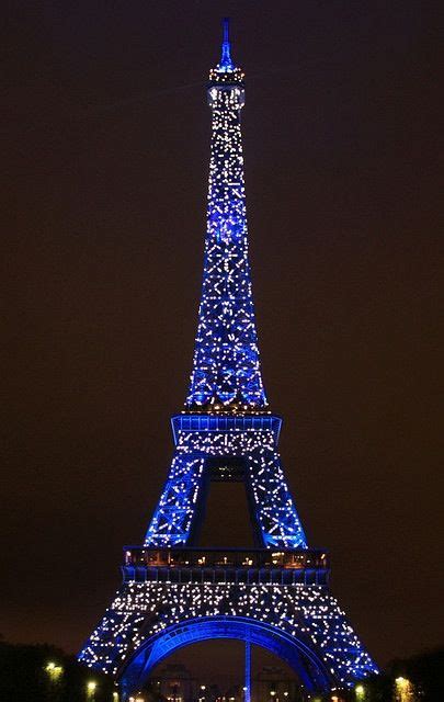Eiffel Tower Lit Up At Night Paris Eiffel Tower France Eiffel Tower