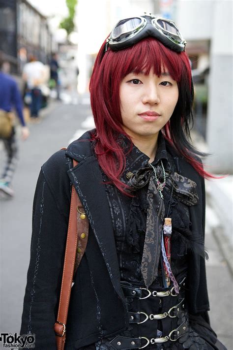 Harajuku Gothic And Lolita Fashion W Hnaoto Abilletage And Black Peace