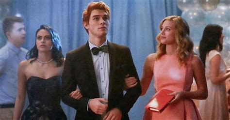 Riverdale Why The Show Needs To Drop The Archie Betty Veronica Love Triangle