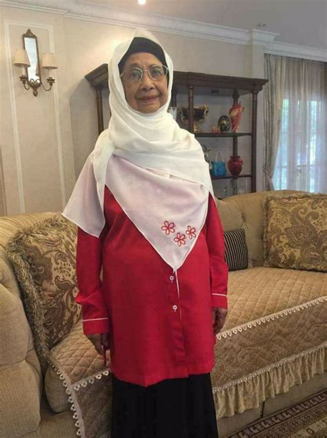Bertarung dalam senyap sejarah bangsa. Bongkar 9 Perkara Mengenai Isteri Tun M, Tun Dr Siti ...