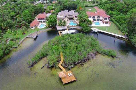 7 Photos Of Dustin Johnsons Incredible New Houseisland This Is The