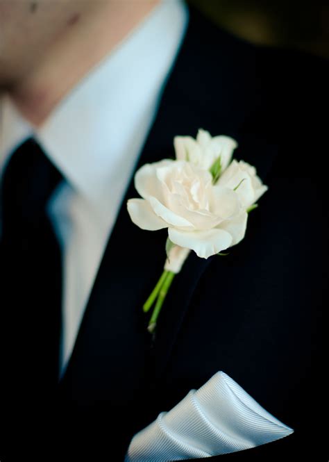 Pin By Stem Design On Buttonhole Inspiration Spray Roses Boutonniere