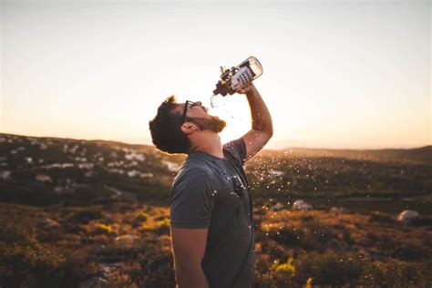 Pourquoi boire de l'eau est bon pour vous - Riche et Zen