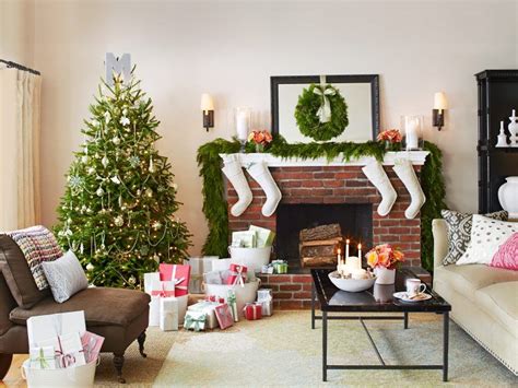 20 Christmas Decorating Ideas For Your Living Room