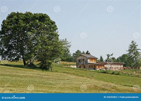Rustic Country House On Top Of A Hill Stock Image Image Of Tonezza