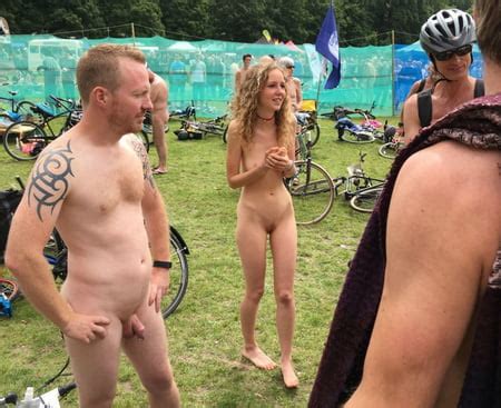 Attractive Girl At Nude Bike Ride Among Men Pics Min Xxx