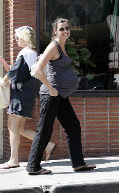 Pregnant Bridget Moynahan 1590×2589 Bridget Moynahan Pregnant Celebrities Style