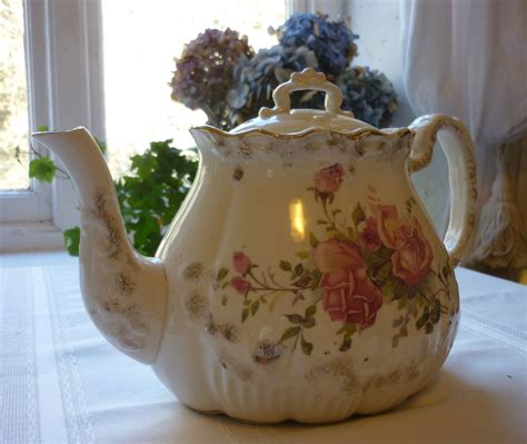 Large Vintage Teapot With Pink Roses