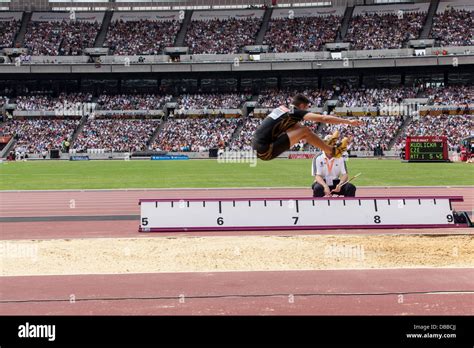 Mens Long Jump Hi Res Stock Photography And Images Alamy
