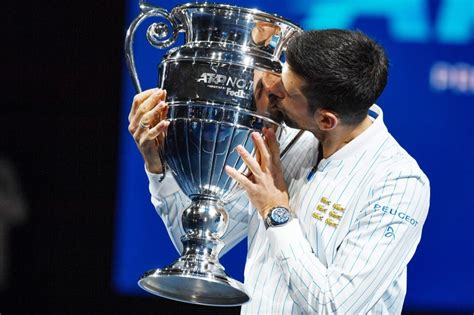 Atp Finals Novak Djokovic A Soulevé Son Trophée De Numéro 1 Mondial