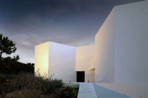 These Stunning Examples Show Why Architects Use The Color White So