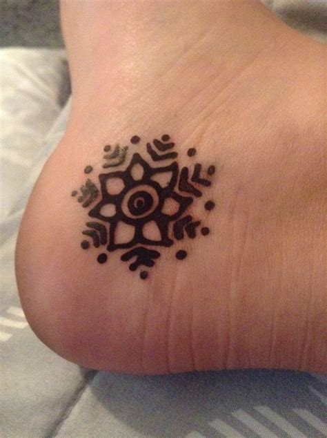 Fun And Simple Henna For Ankle Or Any Where Else Henna Tattoo Designs