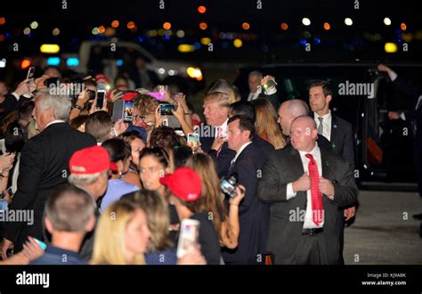 West Palm Beach Fl Usa 21st Nov 2017 Us President Donald Trump