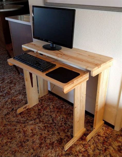 This is a diy computer desk for you who live in small rooms. DIY Computer Desk: 27 Ideas That'll Save Your Money