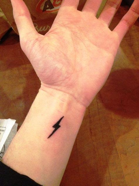 30 thundering lightning tattoo designs and ideas for you com imagens tatuagem de raio
