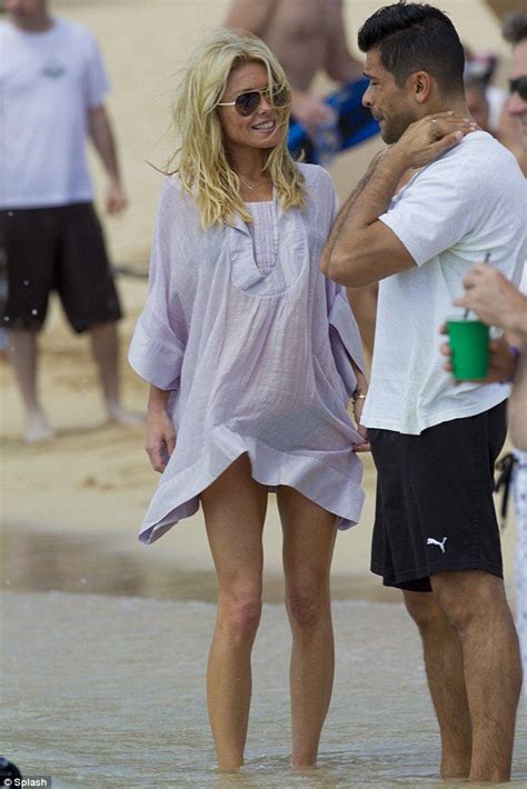 Lifes A Beach For Kelly Ripa As She Shows Off Her Perfect Pins On