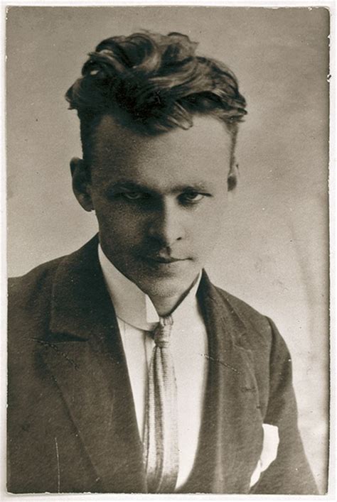 He was one of the five children of julian. Pilecki spocznie na Wawelu? - gosc.pl
