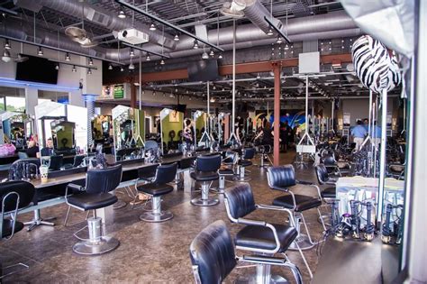 The largest program at new england school of hair design is cosmetology/cosmetologist and its 2021 tuition & fees are $17,301. Affordable Hair Salon in St. Louis | Grabber School of ...