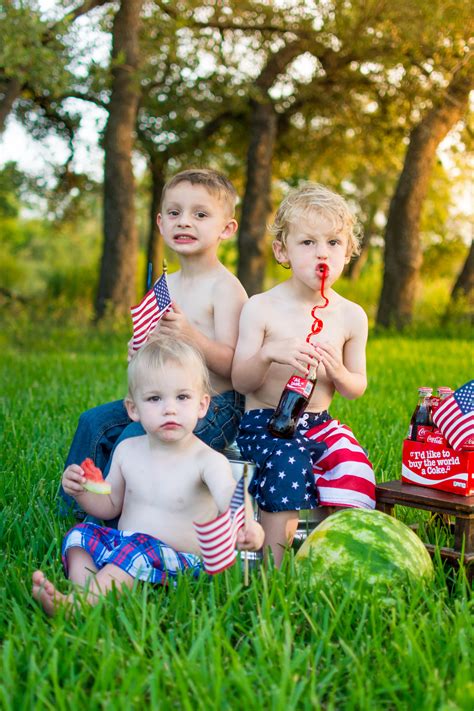 Fourth Of July Mini Session Cokes Watermelon Flags What To Wear Diy