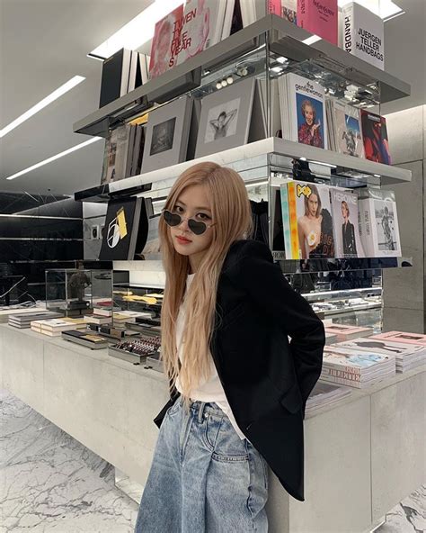 RosÉ Rosesarerosie Instagram Photos And Videos Blackpink Rose