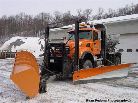 Mack Granite 4x4 Snow Plow Truck Mack Trucks Old Trucks Snow Cleaning