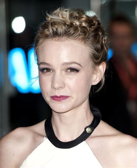The great gatsby star has gone through pixies and blonde bobs, but is currently sporting long brunette waves (left). 40 Of Carey Mulligan's Most Adorable Hair & Makeup Looks ...