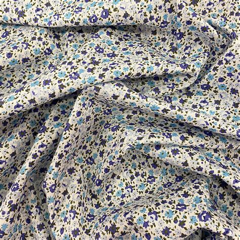 Tissu Popeline 100 Coton Imprimé Floral Bleu — Tissus En Ligne