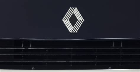 New Renault Logo A Renaulution For The Diamond Renault Group