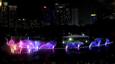 Water Fountain Light Show Klcc Youtube
