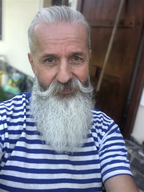 Pin By Lichtacek On Beards Old Man With Beard Bearded Men Beard