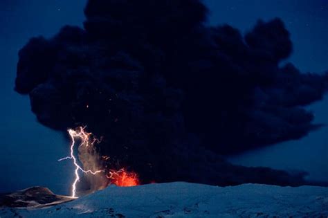 Volcano In Iceland Photo 1 Pictures Cbs News