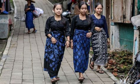 Asal Usul 5 Pakaian Tradisional Di Indonesia