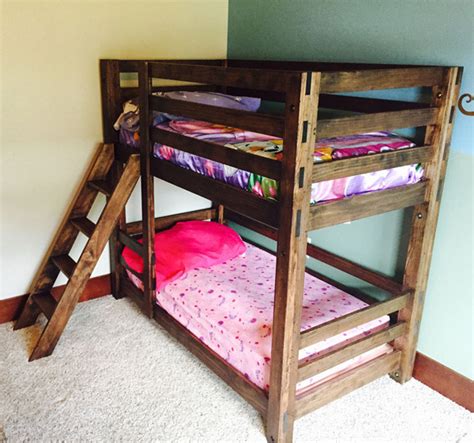 If you think loft beds are reserved only for kid's rooms or shared spaces, it's time to reconsider. 10 Free DIY Bunk Bed Plans - Cool DIYs