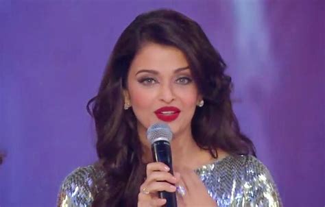 Luxuryb تكريم آشواريا راي ملكة جمال العالم منذ 20 عام