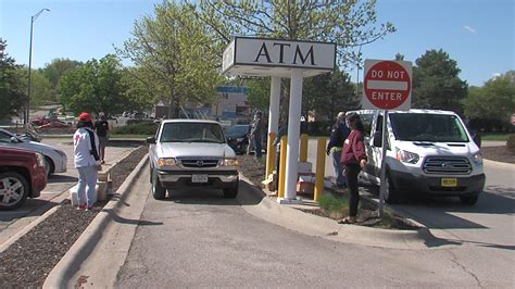 Drive-thru job fair at Gateway Mall hands out 500 application packets