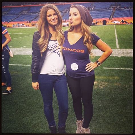 Lol Pregnant Jessie James Decker Has To Pee Every 30 Minutes E News