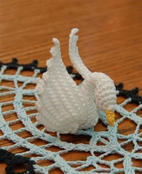 Pineapple And Swans Doily Craftsy Crochet Doilies Doily Patterns