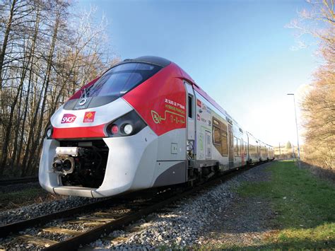 Sncf Voyageurs Et Alstom Présentent Le Premier Train Hybride Français