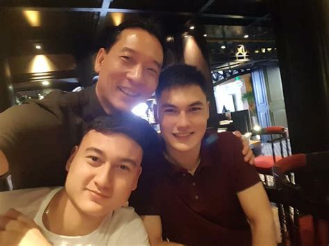 Lâm kể, mẹ anh, bà jukova olga, chính là người có tầm ảnh hưởng lớn nhất tới sự nghiệp của mình: Tiểu Sử Thủ Môn Đặng Văn Lâm - Thủ Môn Đa Tài Của ĐTVN
