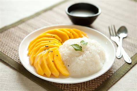 Sticky Rice In Coconut Milk And Mango מזרח מערב