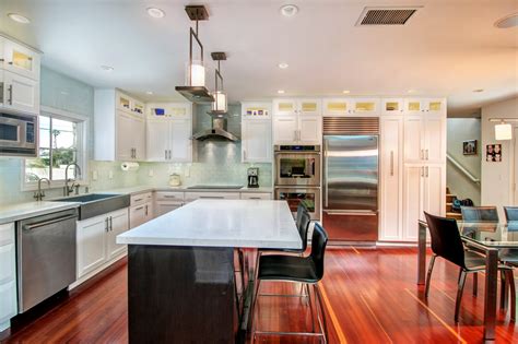 At city cabinet center in san diego, we carry a variety of cabinetry lines reflecting design trends from modern contemporary to traditional style kitchen cabinets, bath cabinets, and custom cabinets. San Diego Kitchen Cabinet Refacing Gallery | Boyar's ...