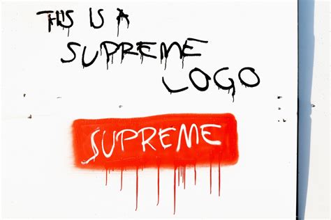 Supreme Logo Pictures Download Free Images On Unsplash